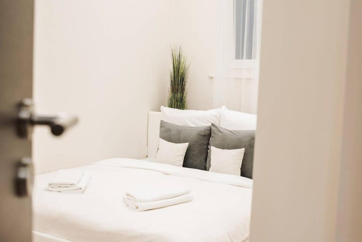 New Luxury Apartment In The Center With A/C Budapest Kültér fotó