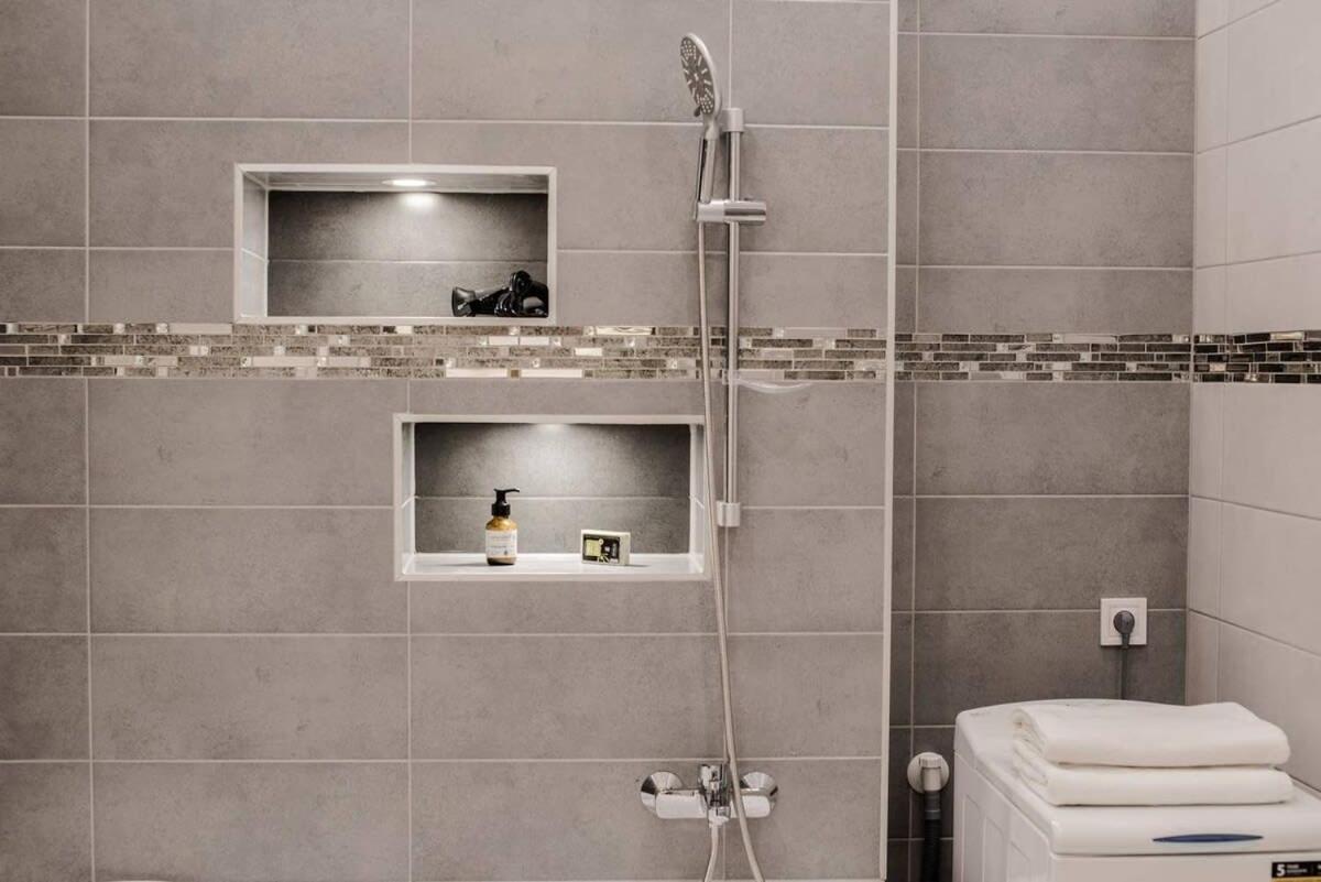 New Luxury Apartment In The Center With A/C Budapest Kültér fotó